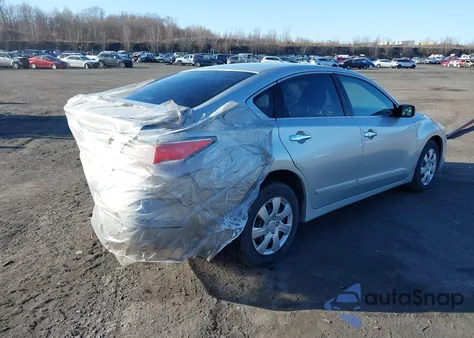 2015 Nissan Altima 2.5 S z USA, uszkodzony, nr VIN 1N4AL3AP6FC472287